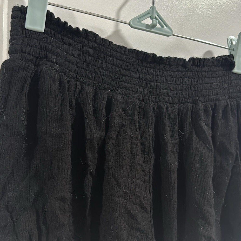 Ecote Smocked Beach Shorts - Picture 3 of 6